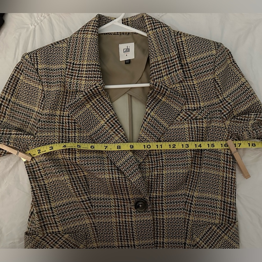 🚺 Cabi tan plaid blazer - Picture 13 of 13